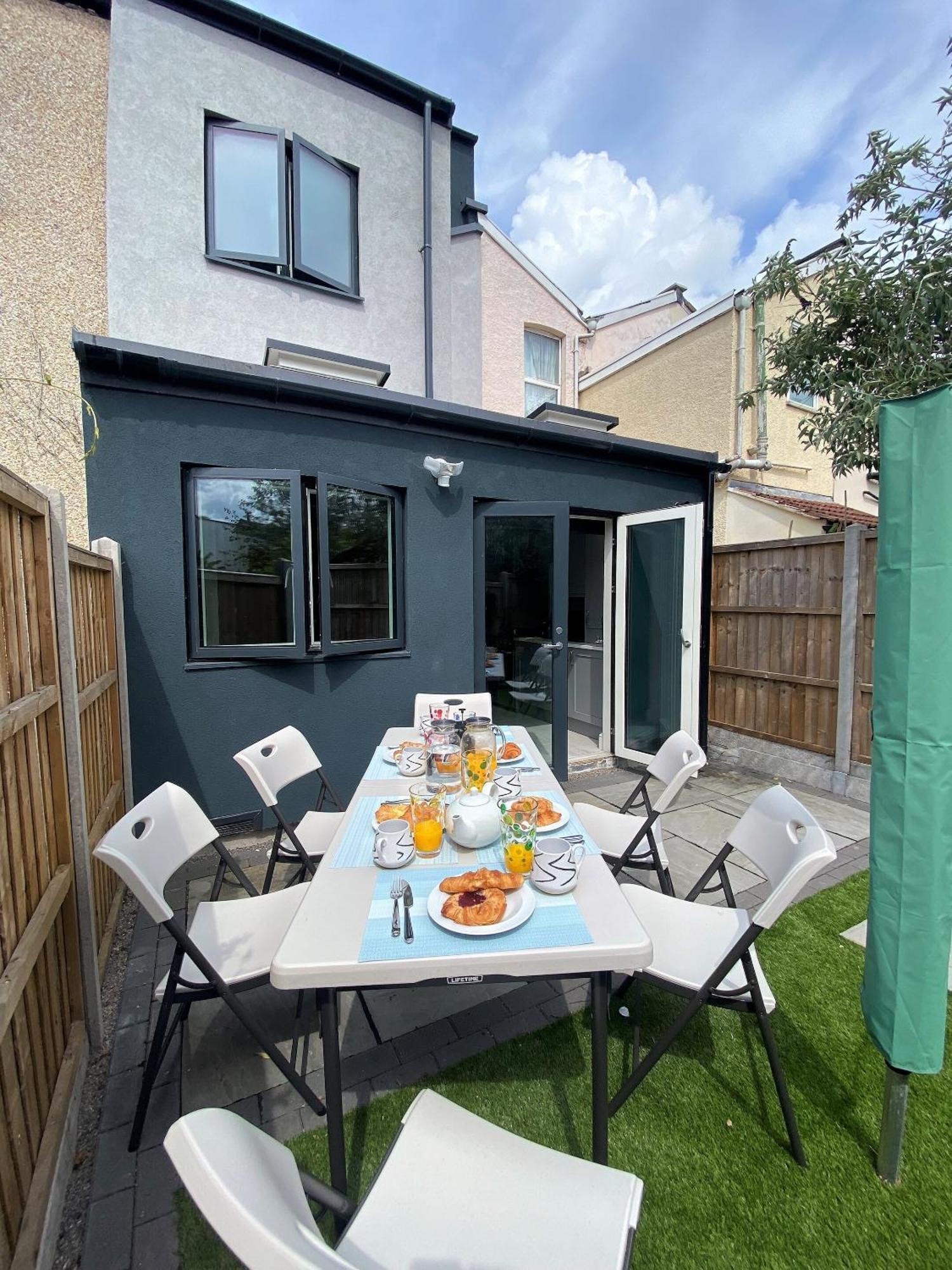 Superb Townhouse Near Vibrant Gloucester Road Bristol Dış mekan fotoğraf